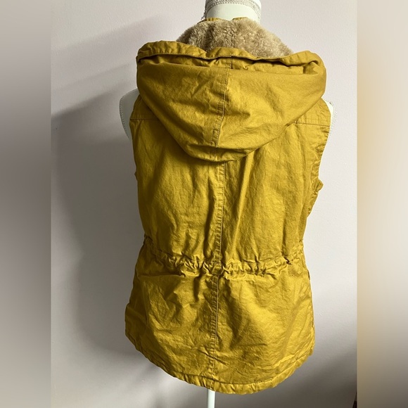Love Tree Women’s Utility Hooded Vest, Small, Faux Fur, Mustard Yellow - Picture 5 of 9